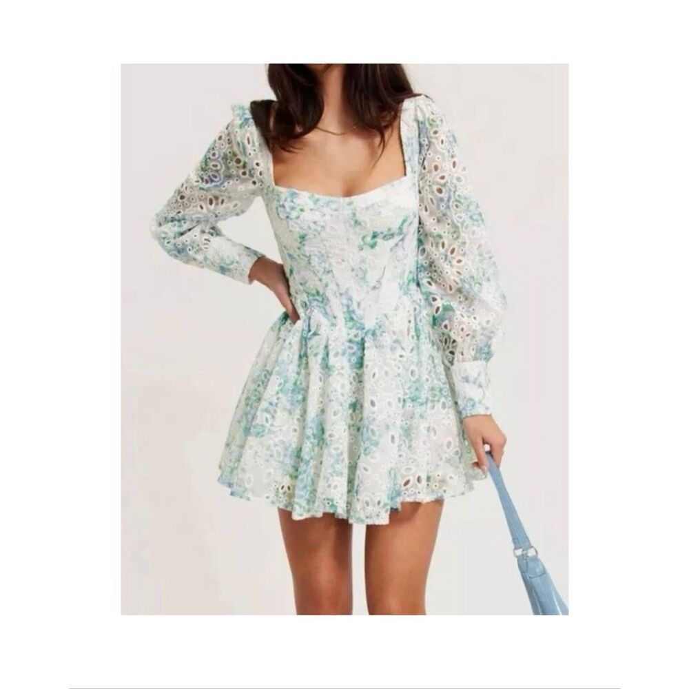 Bardot Lila Flounce Dress size S blue floral white eyelet